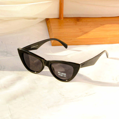 Black Retro Classic Cateye Sunglasses