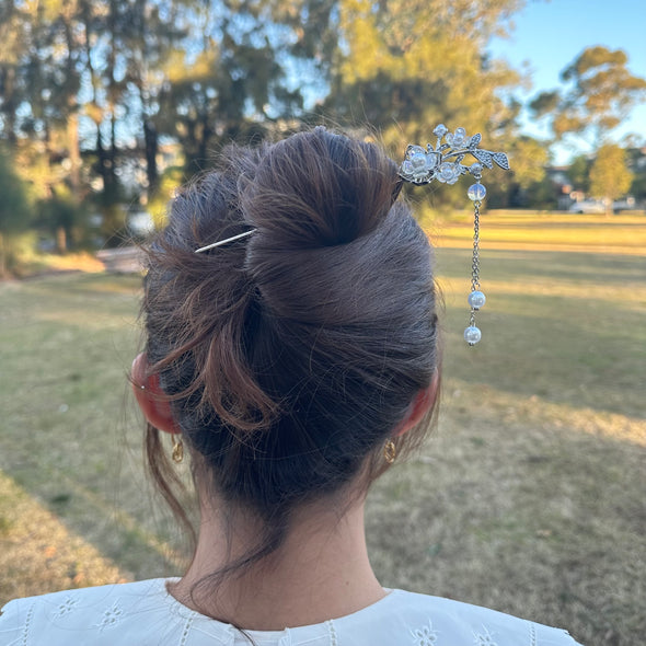 Lily with Pearl Hairpin