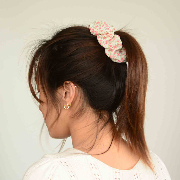 Creamy Red Roses Scrunchie