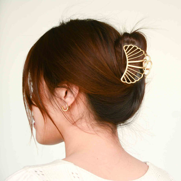 Shell Hair Claw
