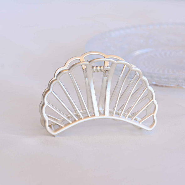 Shell Hair Claw