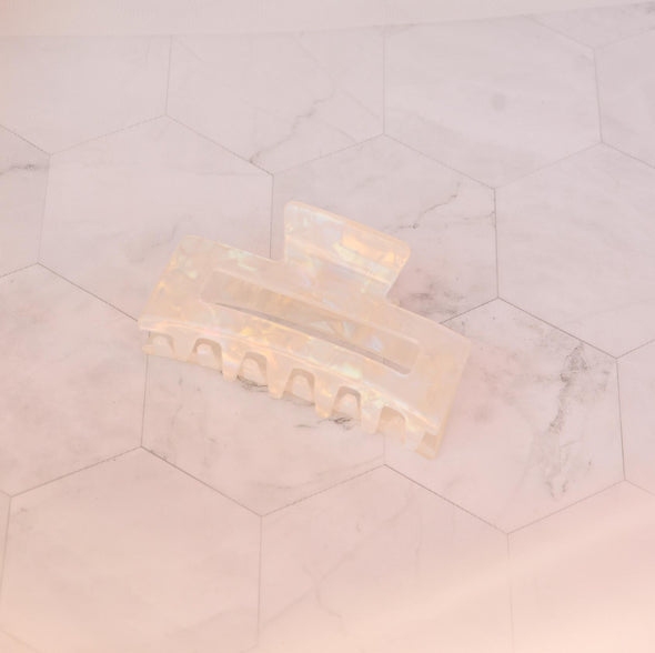 Belle Hair Claw in Pearl