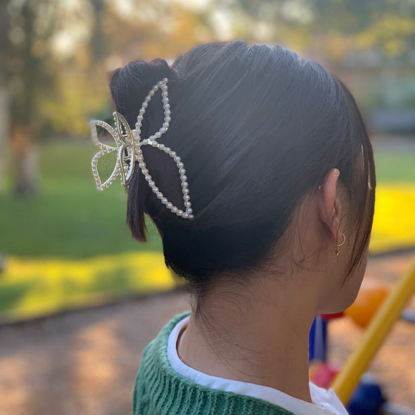 Dancing butterfly hair claw